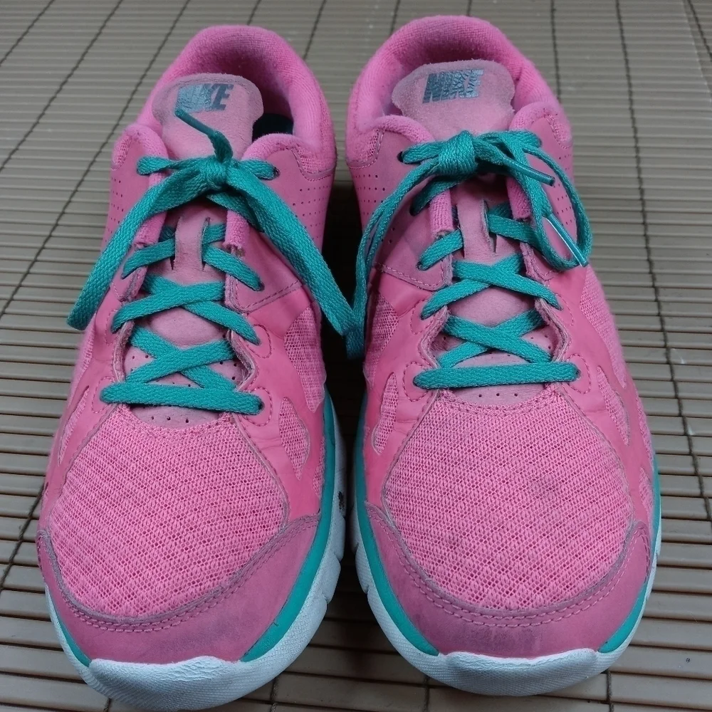 Nike Flex 2012 Women Pink Athletic Running Shoes Size 9.5 #512108-602 EUC. 250pe
